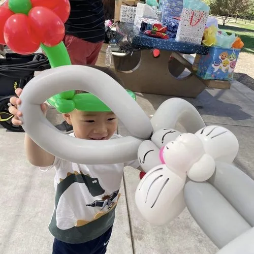 Balloon twisting at a Chicago birthday party